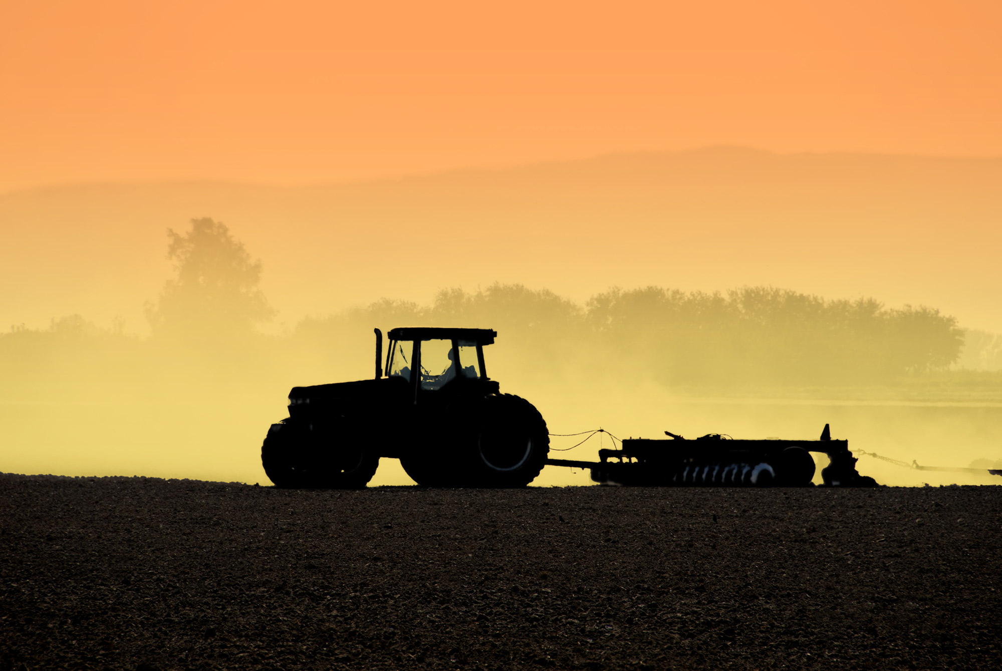 bg tractor sunset 001